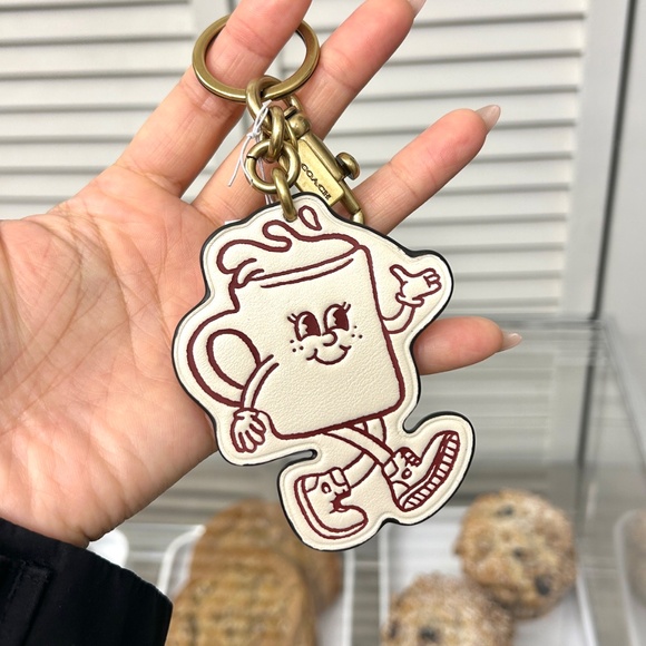 Coach’s Lil Miss Jo keychain charm - Picture 3 of 3
